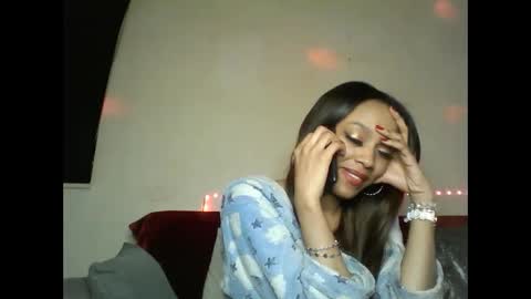 Snapshot of saucy_shanice chatting on February 24, 11:09 pm Shaniiice online show from February 24, 11:09 pm