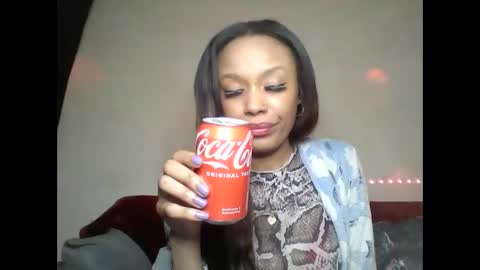 Snapshot of saucy_shanice chatting on March 11, 3:37 am Shaniiice online show from March 11, 3:37 am