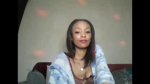 Snapshot of saucy_shanice chatting on September 24, 11:08 pm Shaniiice online show from September 24, 11:08 pm