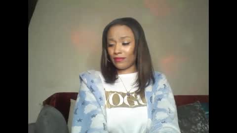 Snapshot of saucy_shanice chatting on September 25, 8:34 pm Shaniiice online show from September 25, 8:34 pm