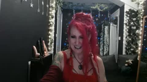 SaucySky online show from February 8, 9:25 pm