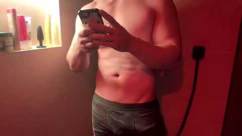 Snapshot of sausage_and_eggs chatting on February 9, 1:03 pm sausage_and_eggs online show from February 9, 1:03 pm