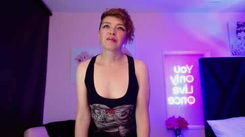 Snapshot of sauvage_lilith chatting on December 4, 8:28 pm lilith online show from December 4, 8:28 pm