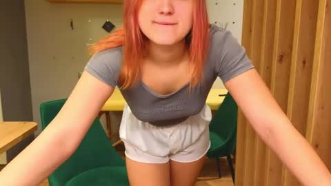 Snapshot of sav_anna chatting on December 15, 5:53 pm LUNA and ANNA online show from December 15, 5:53 pm