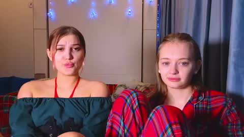 Snapshot of sav_anna chatting on December 25, 5:15 pm LUNA and ANNA online show from December 25, 5:15 pm