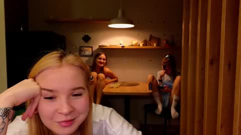 Snapshot of sav_anna chatting on February 12, 5:16 pm LUNA and ANNA online show from February 12, 5:16 pm