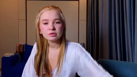 Snapshot of sav_anna chatting on February 13, 5:44 pm LUNA and ANNA online show from February 13, 5:44 pm