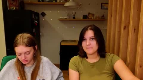 Snapshot of sav_anna chatting on October 15, 3:12 pm LUNA and ANNA online show from October 15, 3:12 pm