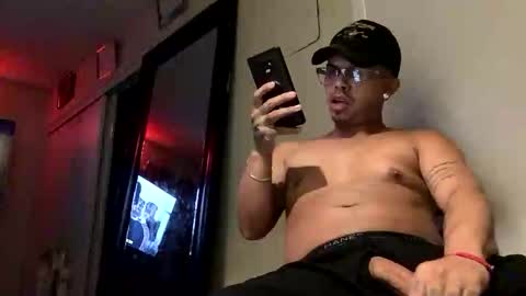 Snapshot of savagedaddy22 chatting on February 19, 6:09 am Richie online show from February 19, 6:09 am