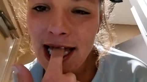 savannahjays online show from November 25, 1:44 pm