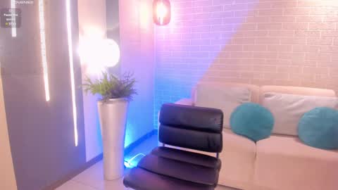 S a v a n n a h  online show from February 16, 10:32 pm