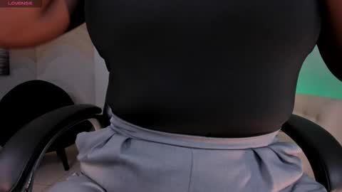 S a v a n n a h  online show from September 30, 6:57 pm