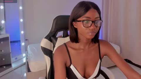 Snapshot of savannahwildee chatting on February 3, 3:27 pm Savannahwildee online show from February 3, 3:27 pm