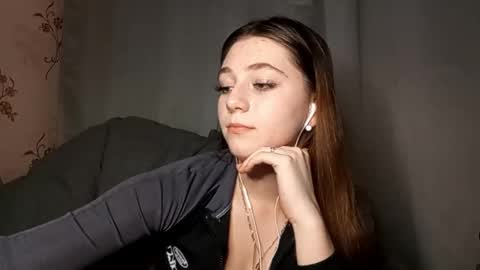 Sophie online show from October 9, 3:32 pm