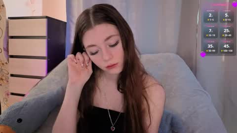 Snapshot of savannasotos chatting on June 1, 11:28 pm Sophie online show from June 1, 11:28 pm