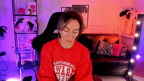 save the qween online show from December 6, 5:31 am