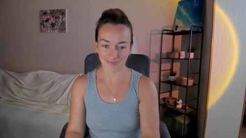 save the qween online show from October 4, 9:18 am