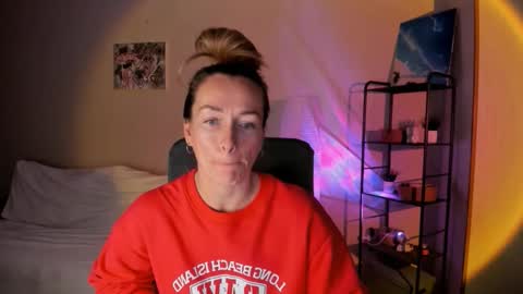 save the qween online show from October 12, 8:57 am