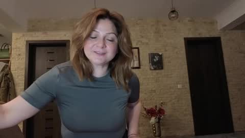 Snapshot of savegeteasex chatting on April 17, 1:52 am savegeteasex online show from April 17, 1:52 am