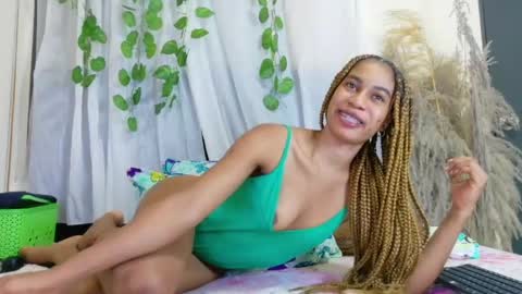 savory_pussy18 online show from May 20, 9:10 pm