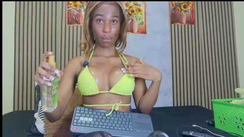 savory_pussy18 online show from July 28, 3:21 pm