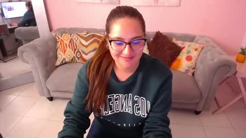 Melissa online show from February 10, 4:22 pm