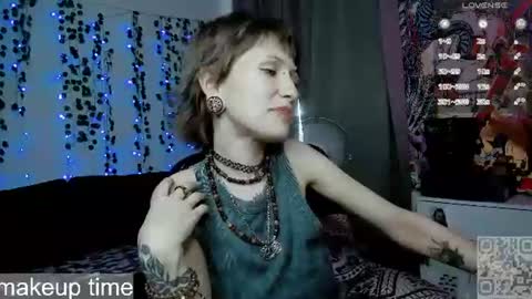 pronoun she. name Mary. age 21. online show from June 27, 5:29 pm