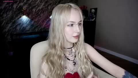 Snapshot of saykoblade chatting on April 3, 1:03 am Anges online show from April 3, 1:03 am