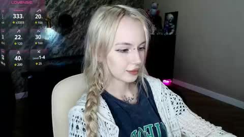 Snapshot of saykoblade chatting on April 10, 3:12 am Anges online show from April 10, 3:12 am