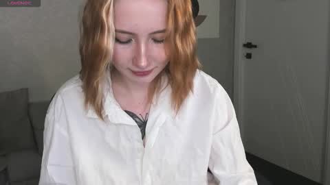 Kira  GMT 7 Mon Thu-Sun  0800am-0200pm  online show from December 18, 9:48 am