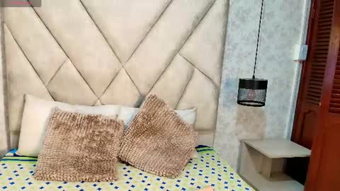 Snapshot of scarlat_rose chatting on June 15, 3:03 pm scarlat_rose online show from June 15, 3:03 pm