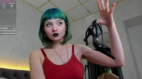 Snapshot of scarle_whisper chatting on March 16, 6:06 am Emmy online show from March 16, 6:06 am