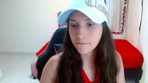 Snapshot of scarlet771776 chatting on December 4, 5:43 pm scarlet771776 online show from December 4, 5:43 pm