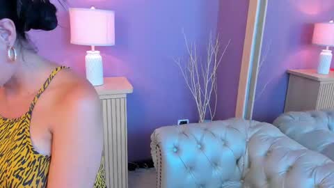 Scarlet Edwars online show from February 18, 6:15 pm