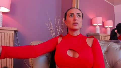 Scarlet Edwars online show from March 12, 9:44 am