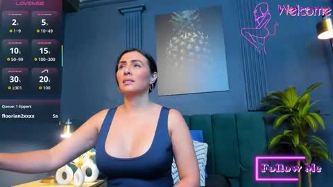 Scarlet Edwars online show from February 9, 8:24 pm