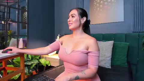 Scarlet Edwars online show from June 26, 4:11 pm
