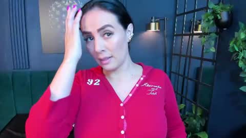 Scarlet Edwars online show from July 5, 12:12 pm