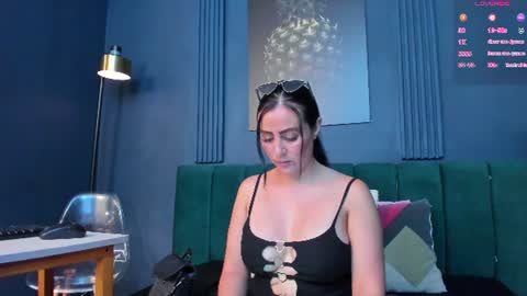 Scarlet Edwars online show from July 10, 6:54 pm