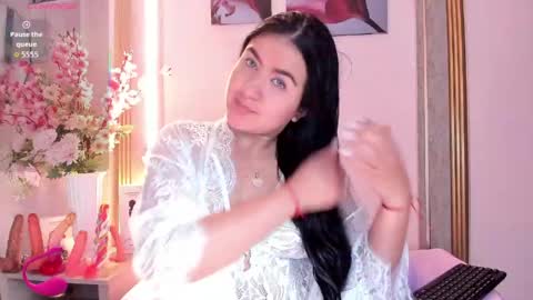 Snapshot of scarlet_fostt_ chatting on May 1, 11:59 am Andrea online show from May 1, 11:59 am