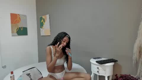 Snapshot of scarlet_glow chatting on July 20, 4:42 pm Scarlete online show from July 20, 4:42 pm