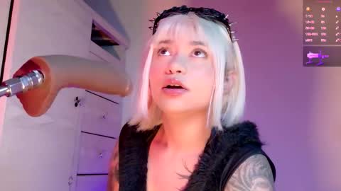 Snapshot of scarlet_gold chatting on March 15, 10:49 pm scarlet_gold online show from March 15, 10:49 pm