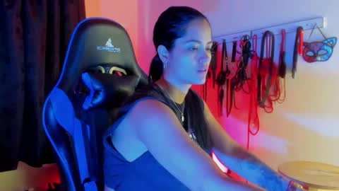 scarlet taylor kennedy online show from December 2, 5:41 pm