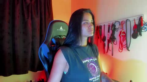 scarlet taylor kennedy online show from December 16, 1:21 am