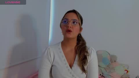 Scarlet  online show from October 23, 8:07 pm