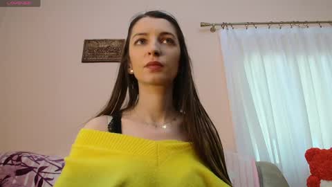 Snapshot of scarlet_rosse chatting on May 1, 9:25 am Scarlet online show from May 1, 9:25 am