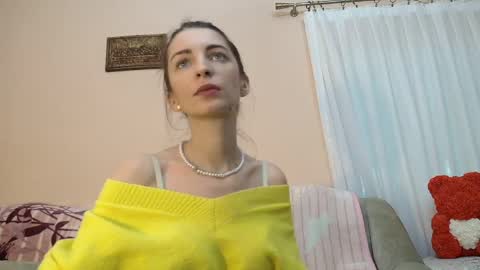 Snapshot of scarlet_rosse chatting on May 7, 2:22 pm Scarlet online show from May 7, 2:22 pm