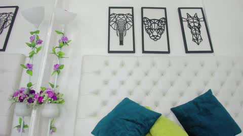 Isa online show from December 31, 2:14 pm