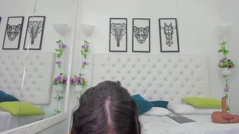 Isa online show from January 31, 5:21 pm