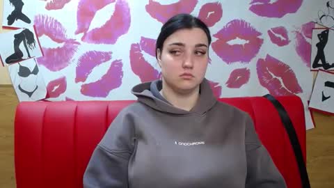 ScarletCargo online show from November 18, 6:07 am